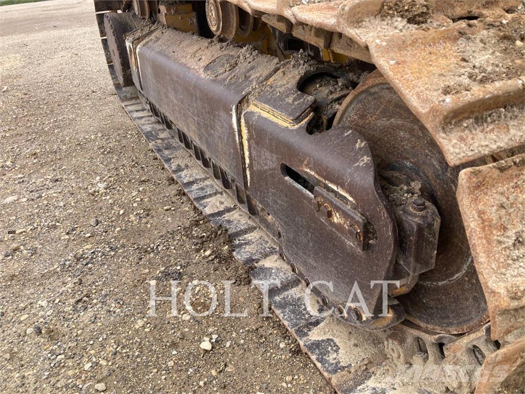 John Deere & CO. 750K Buldooserid