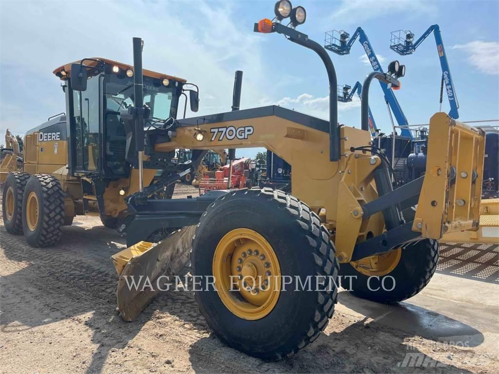 John Deere & CO. 770GP Greiderid