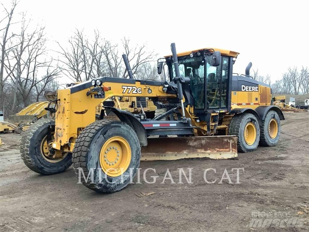 John Deere & CO. 772G Greiderid