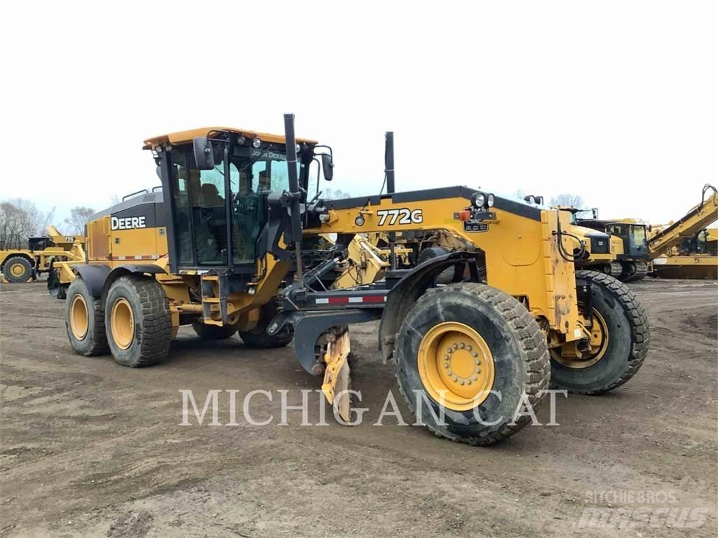 John Deere & CO. 772G Greiderid