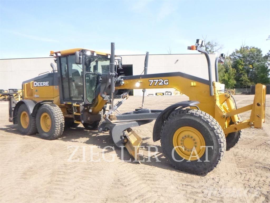 John Deere & CO. 772G Greiderid