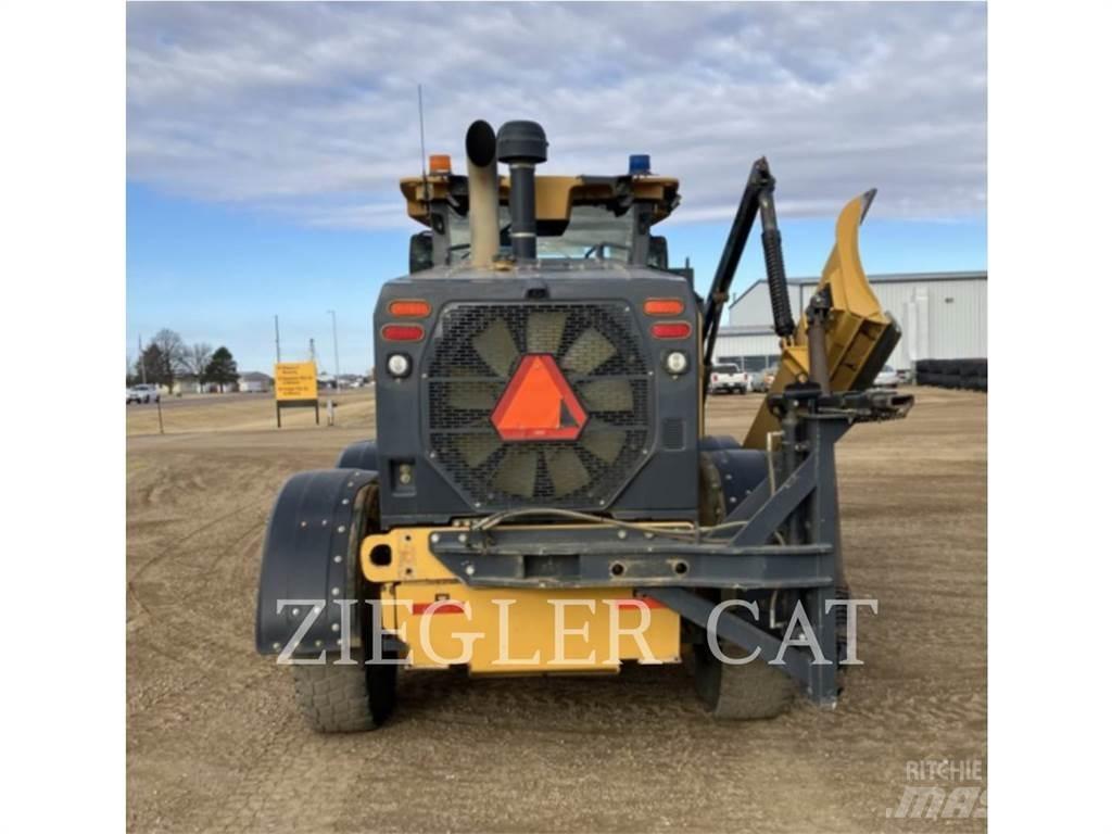 John Deere & CO. 772G_AO Greiderid