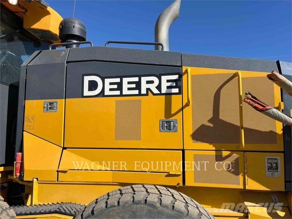 John Deere & CO. 772G AWD Greiderid