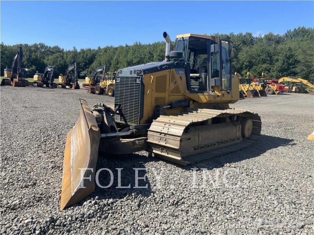 John Deere & CO. 850K Buldooserid