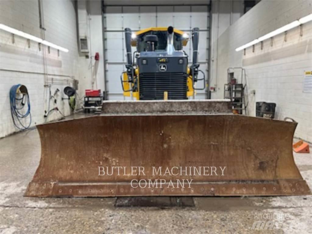 John Deere & CO. 850L LGP Buldooserid