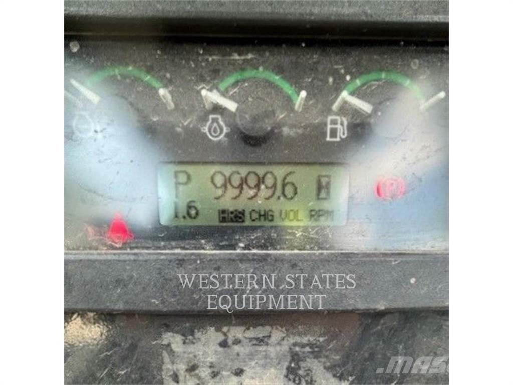 John Deere & CO. JD 650J Buldooserid