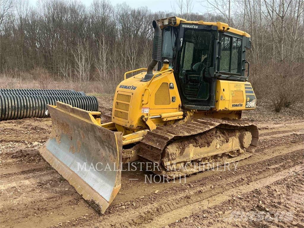 Komatsu D39EX-24 Buldooserid