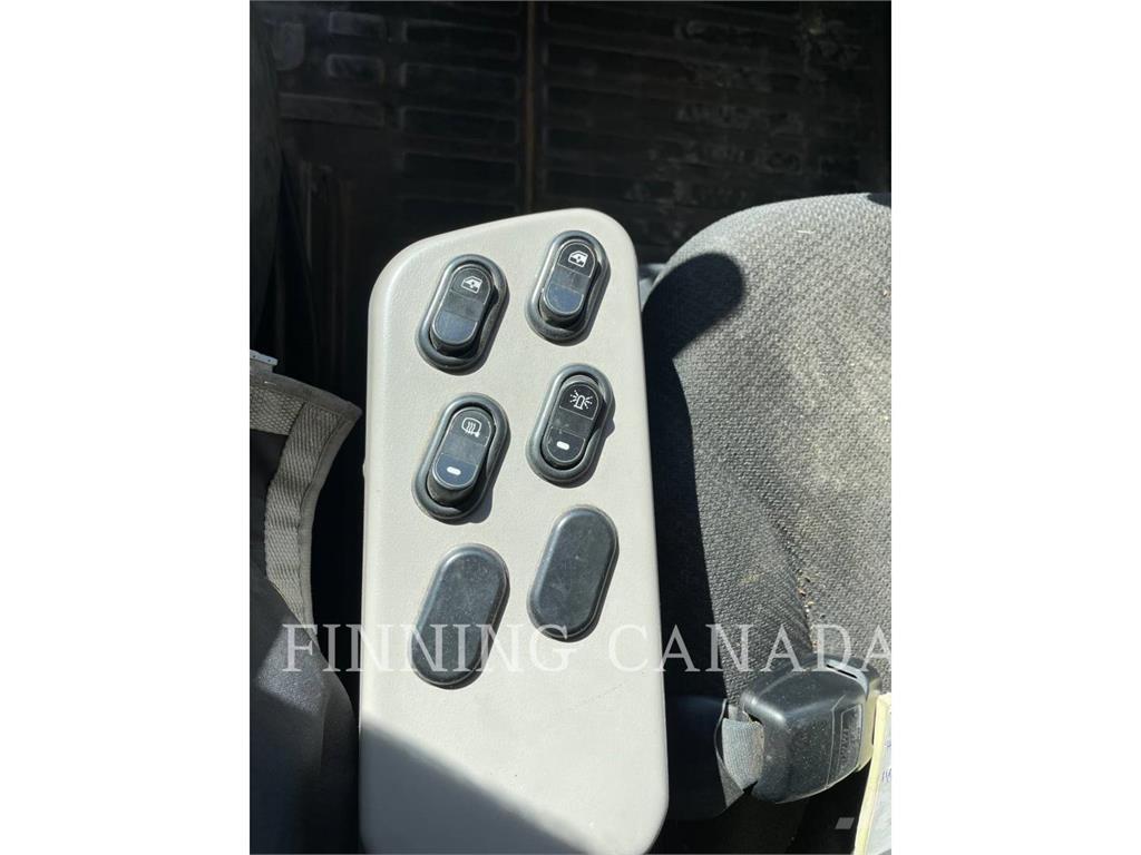 Komatsu HD605-8 Liigendraamiga pinnaseveokid