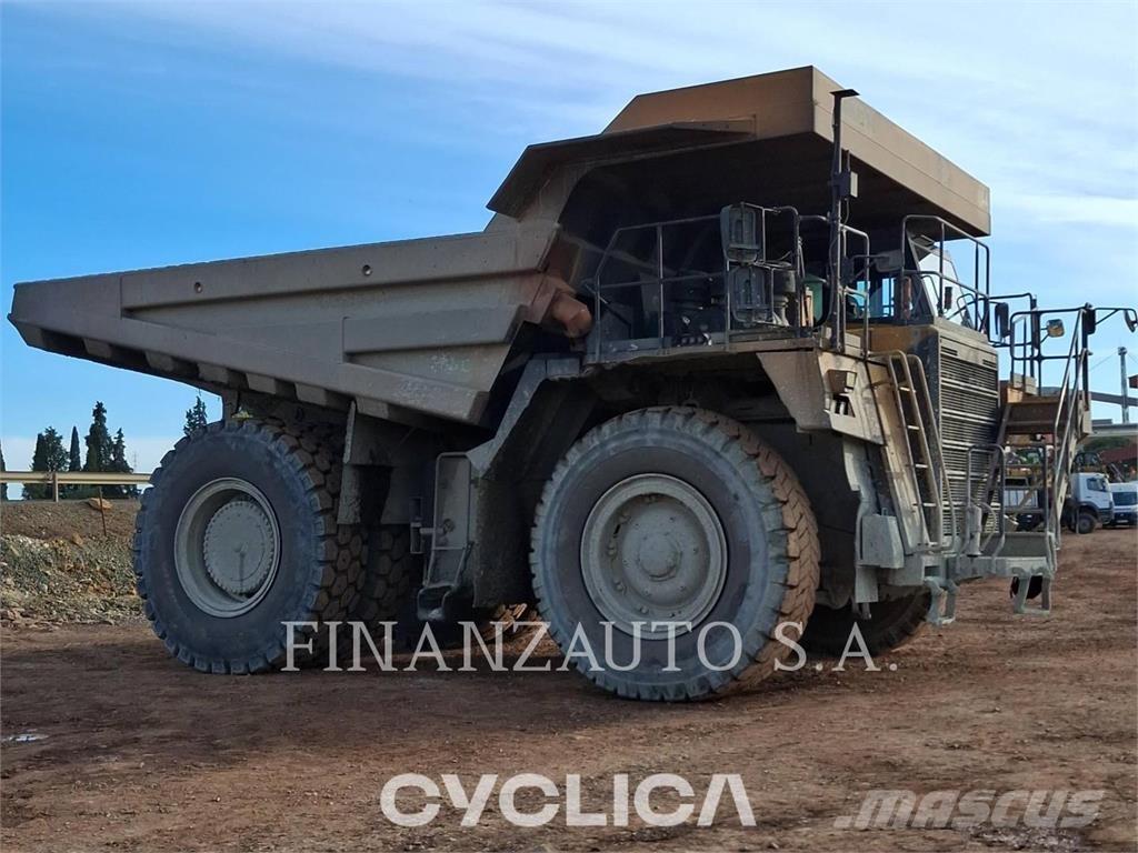 Komatsu HD785-7 Liigendraamiga pinnaseveokid