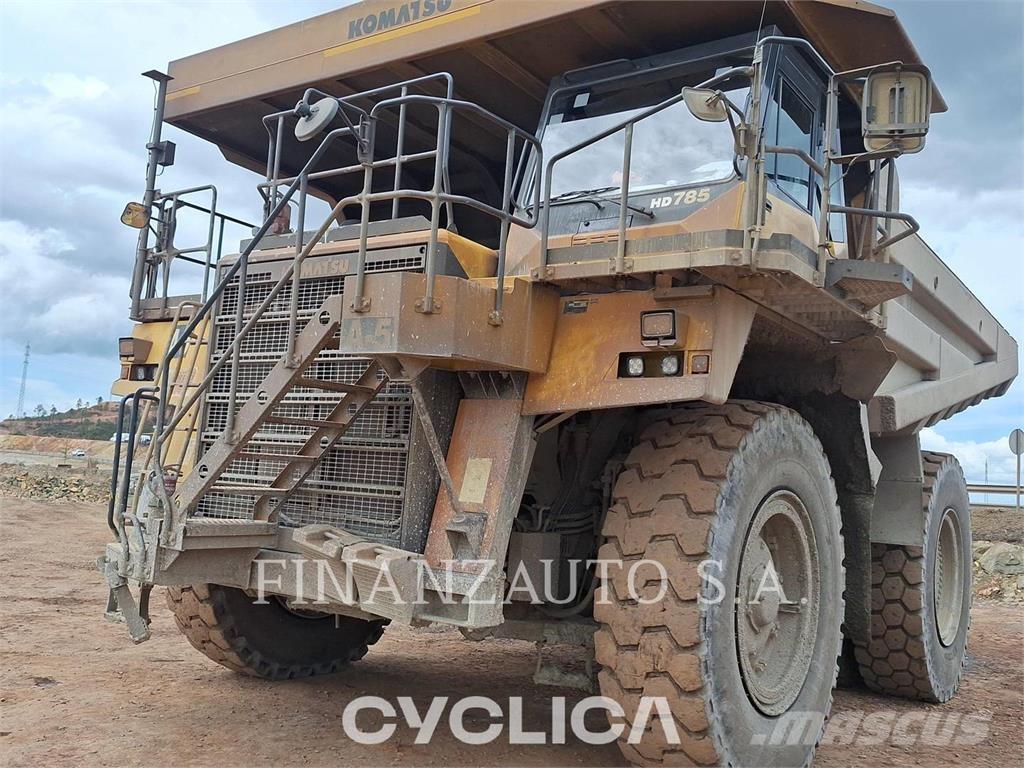 Komatsu HD785-7 Liigendraamiga pinnaseveokid