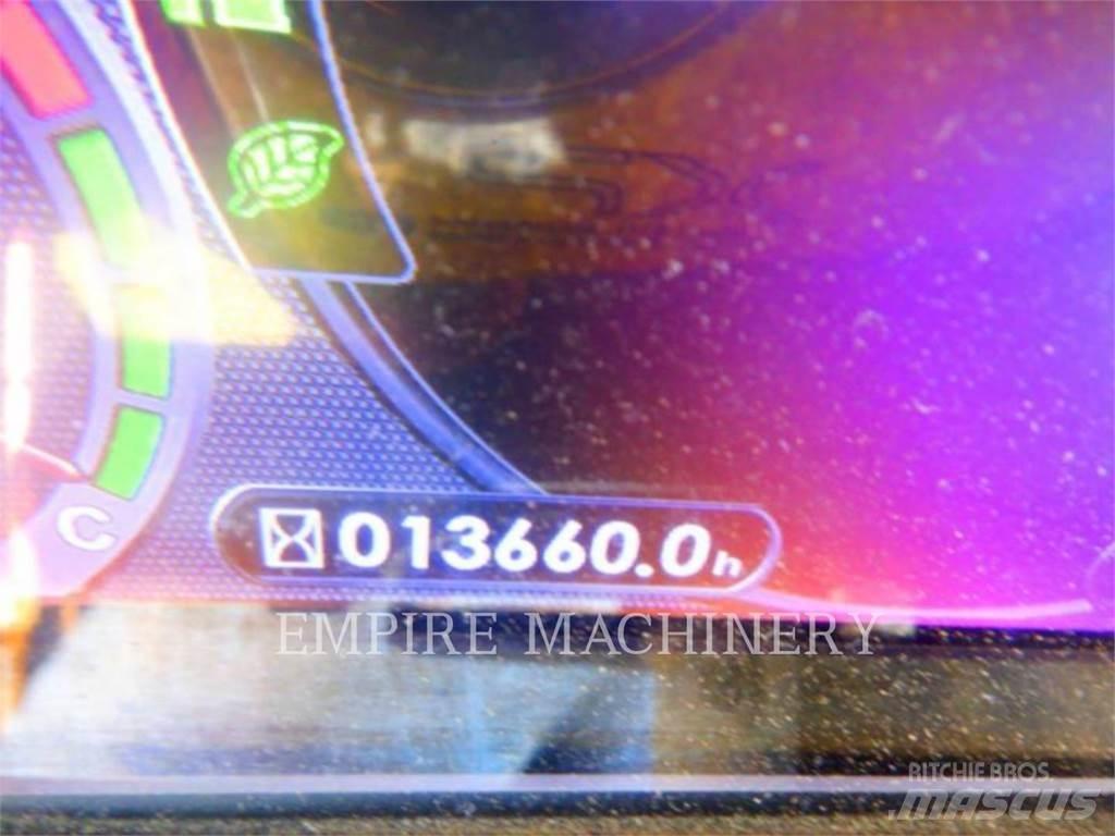 Komatsu HD785-8 Liigendraamiga pinnaseveokid