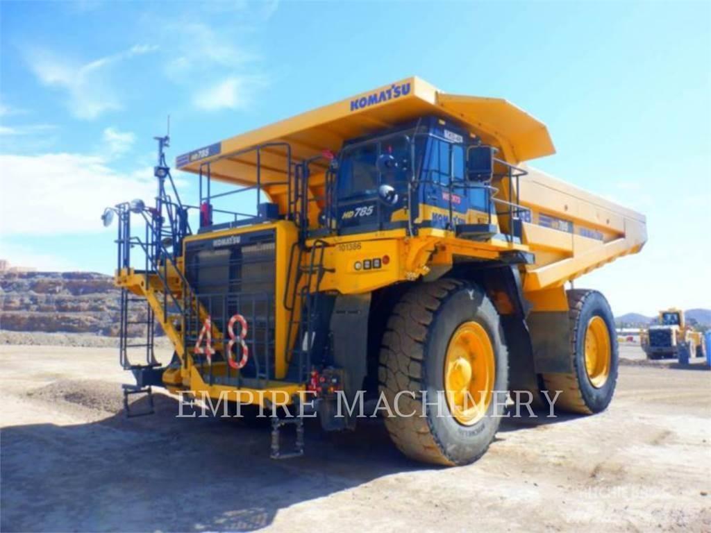 Komatsu HD785-8 Liigendraamiga pinnaseveokid