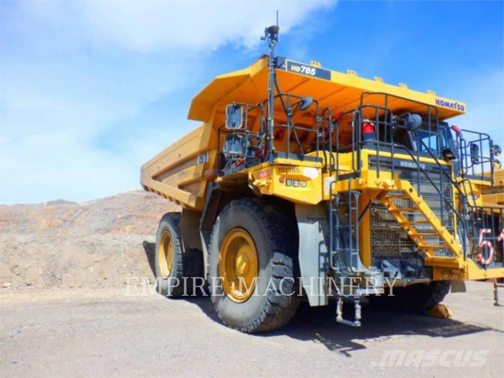 Komatsu HD785-8 Liigendraamiga pinnaseveokid