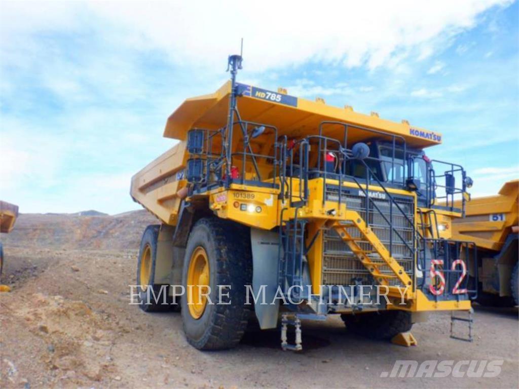 Komatsu HD785-8 Liigendraamiga pinnaseveokid