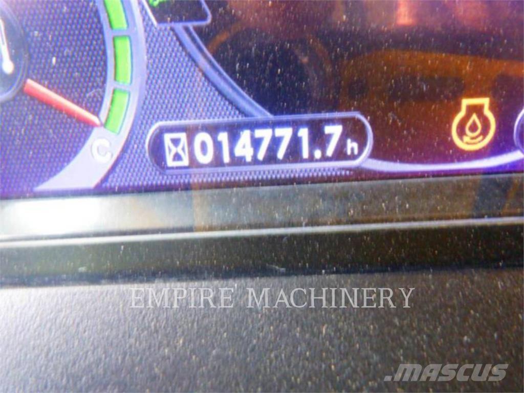 Komatsu HD785-8 Liigendraamiga pinnaseveokid