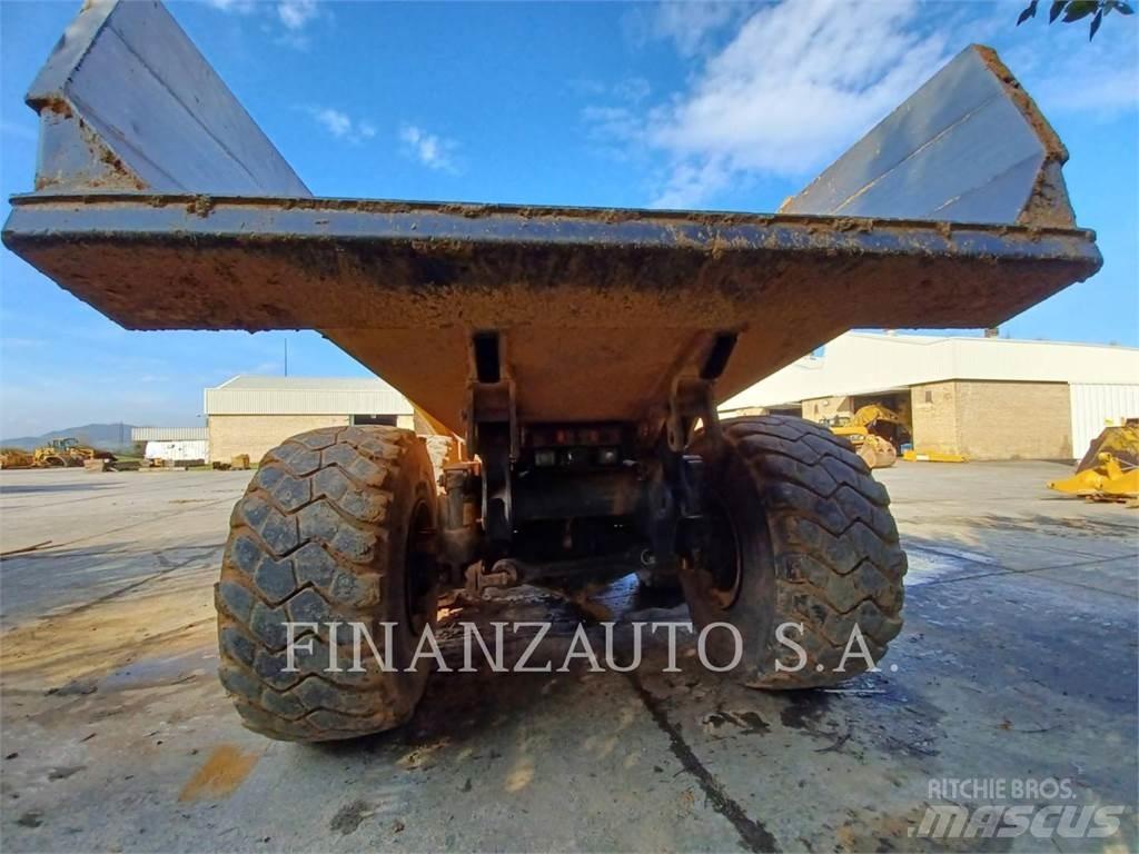 Komatsu HM400-2 Liigendraamiga pinnaseveokid