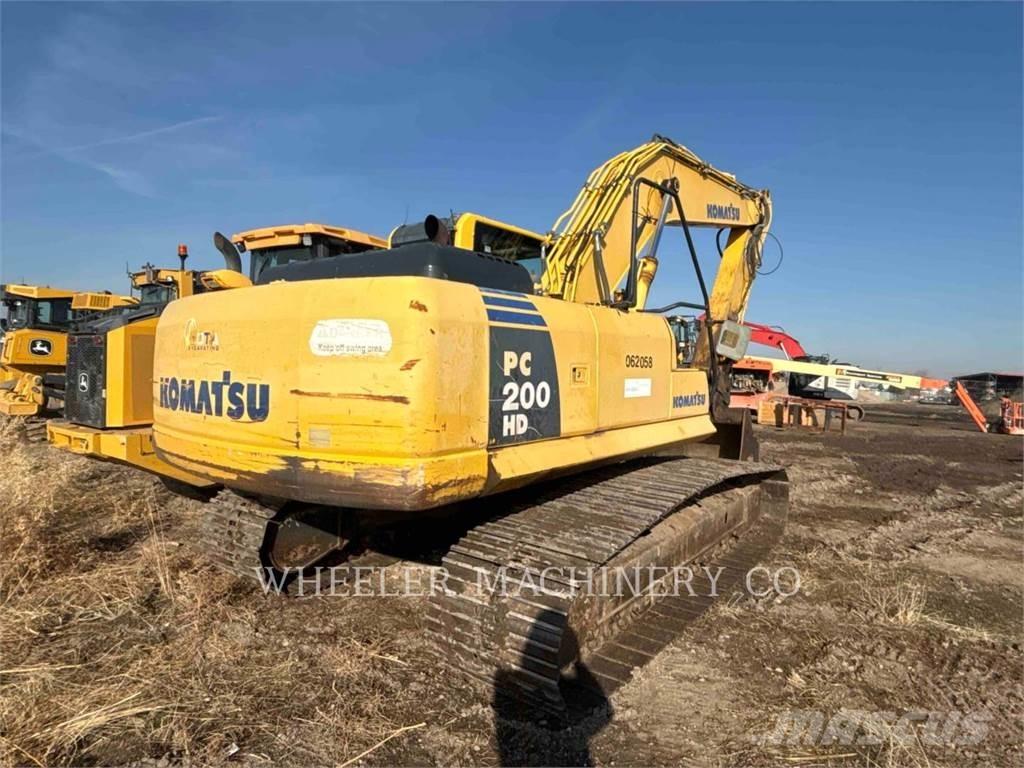 Komatsu PC200-8 Roomikekskavaatorid
