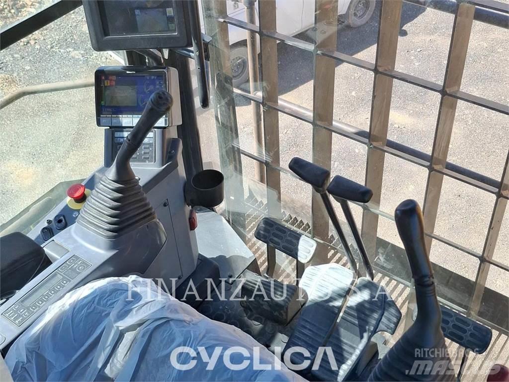 Komatsu PC2000-11 Roomikekskavaatorid