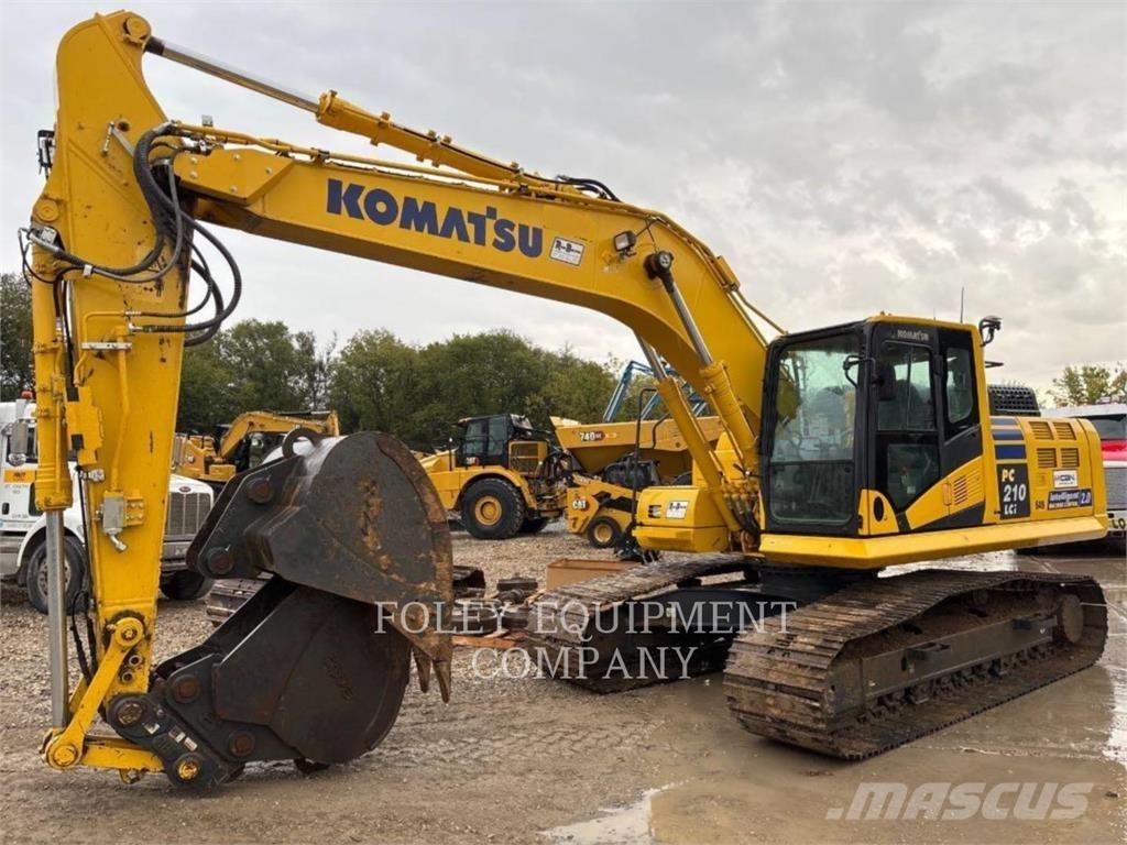 Komatsu PC210 Roomikekskavaatorid