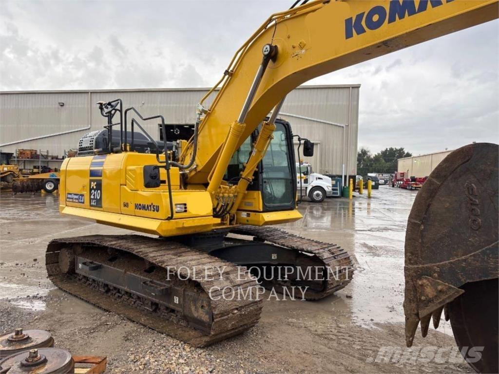 Komatsu PC210 Roomikekskavaatorid