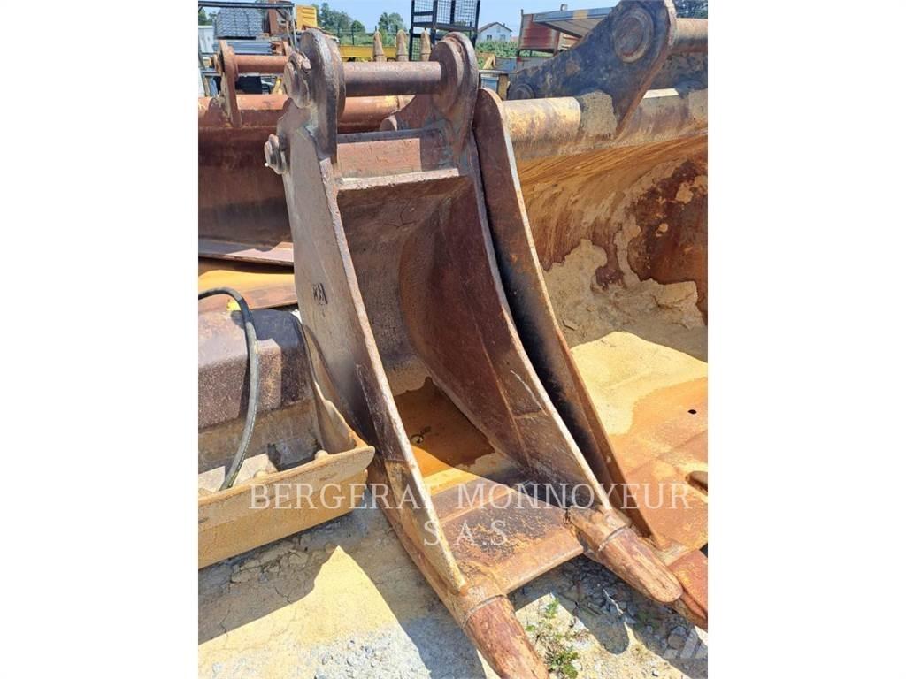Komatsu PC210LC Roomikekskavaatorid