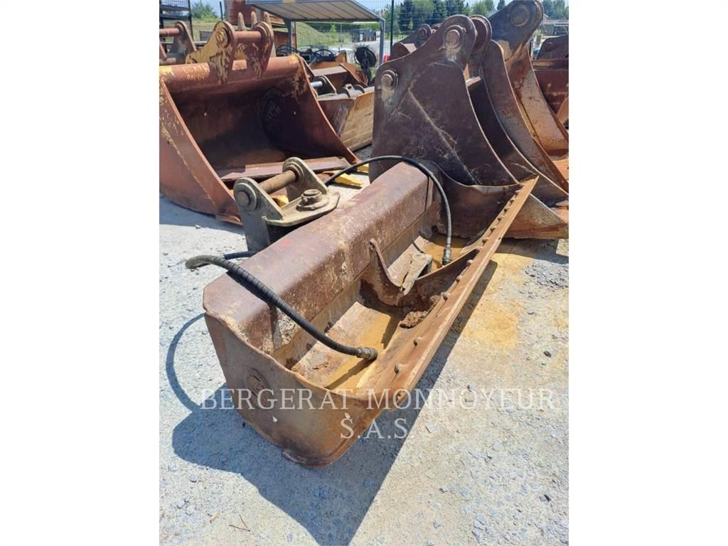 Komatsu PC210LC Roomikekskavaatorid