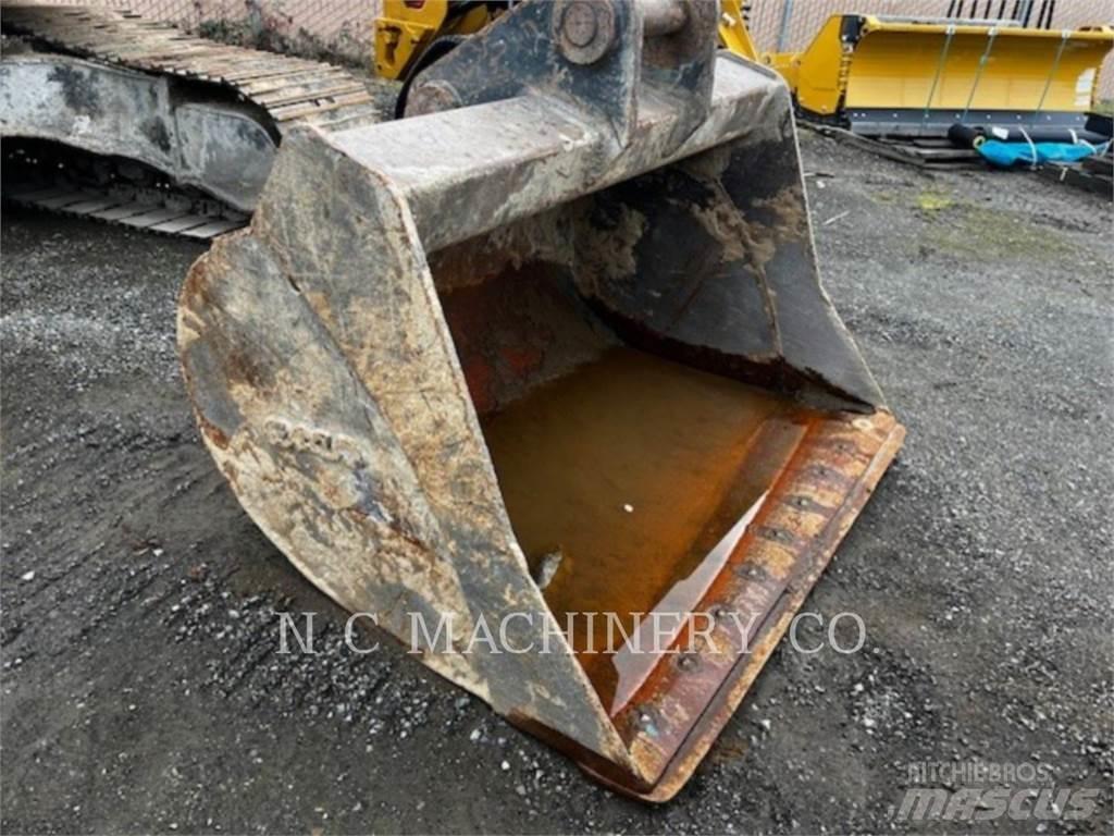 Komatsu PC210LCI-1 Roomikekskavaatorid