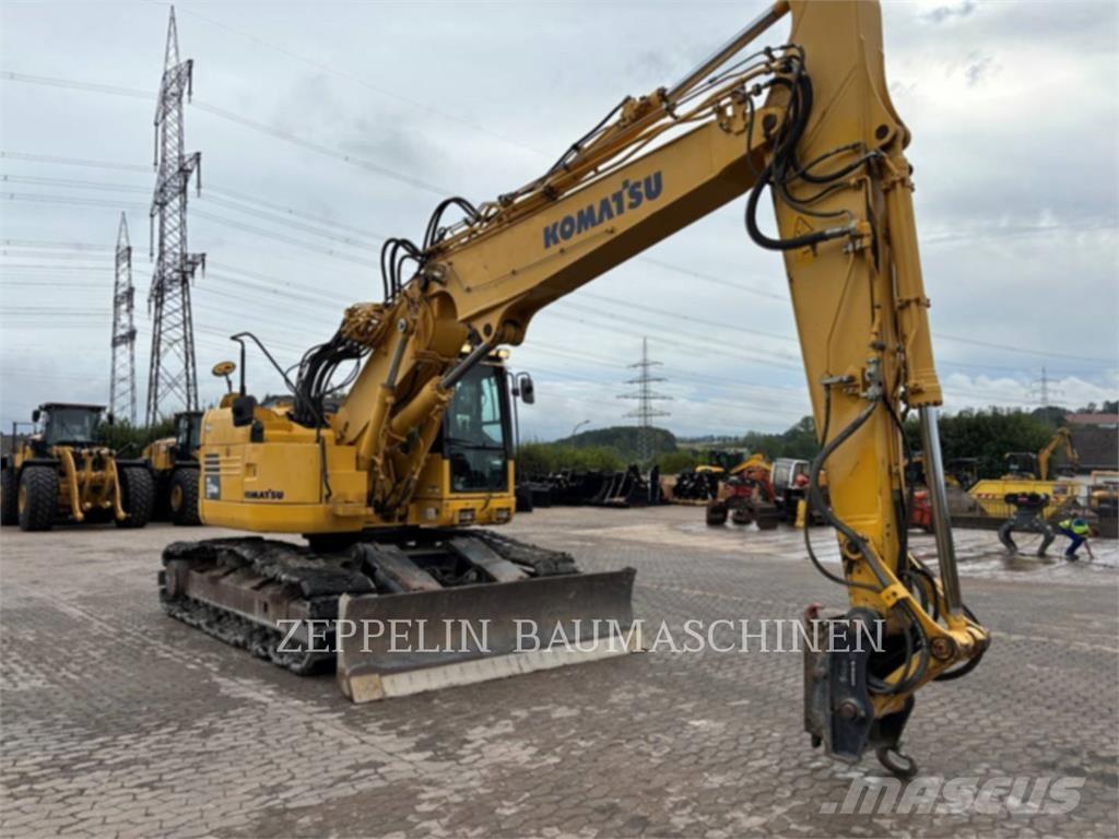Komatsu PC228 Roomikekskavaatorid