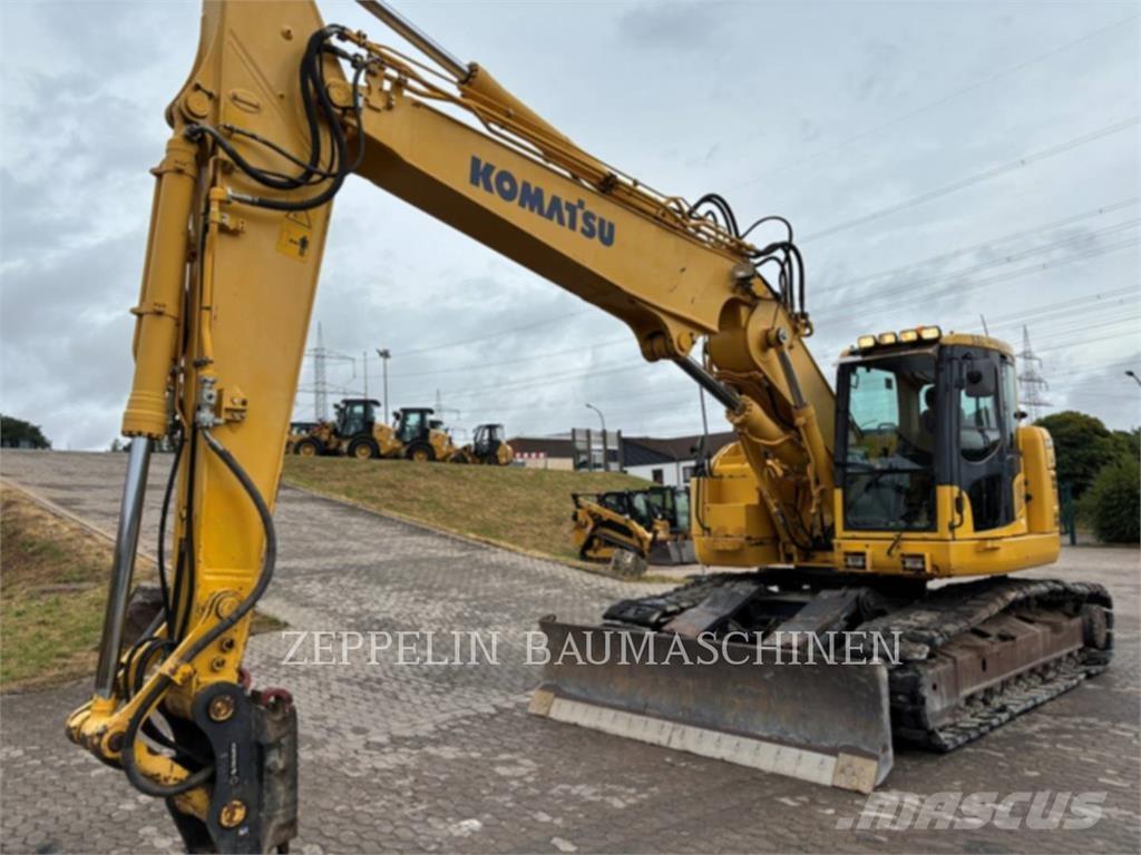Komatsu PC228 Roomikekskavaatorid