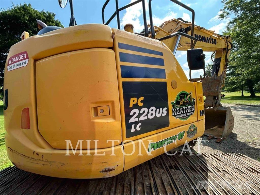Komatsu PC228USLC-10 Roomikekskavaatorid