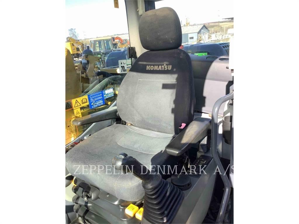 Komatsu PC240 Roomikekskavaatorid