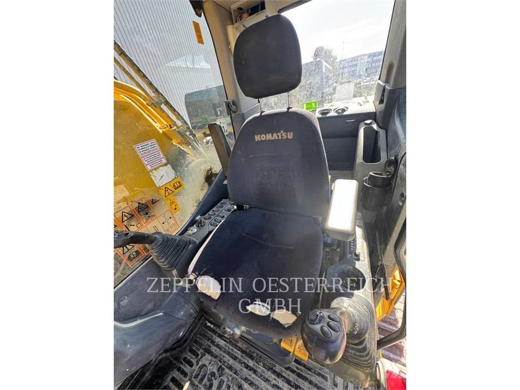 Komatsu PC450LC-8 Roomikekskavaatorid