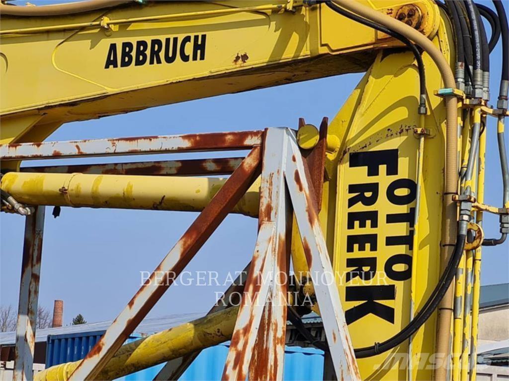 Komatsu PC450LCD-6K Roomikekskavaatorid