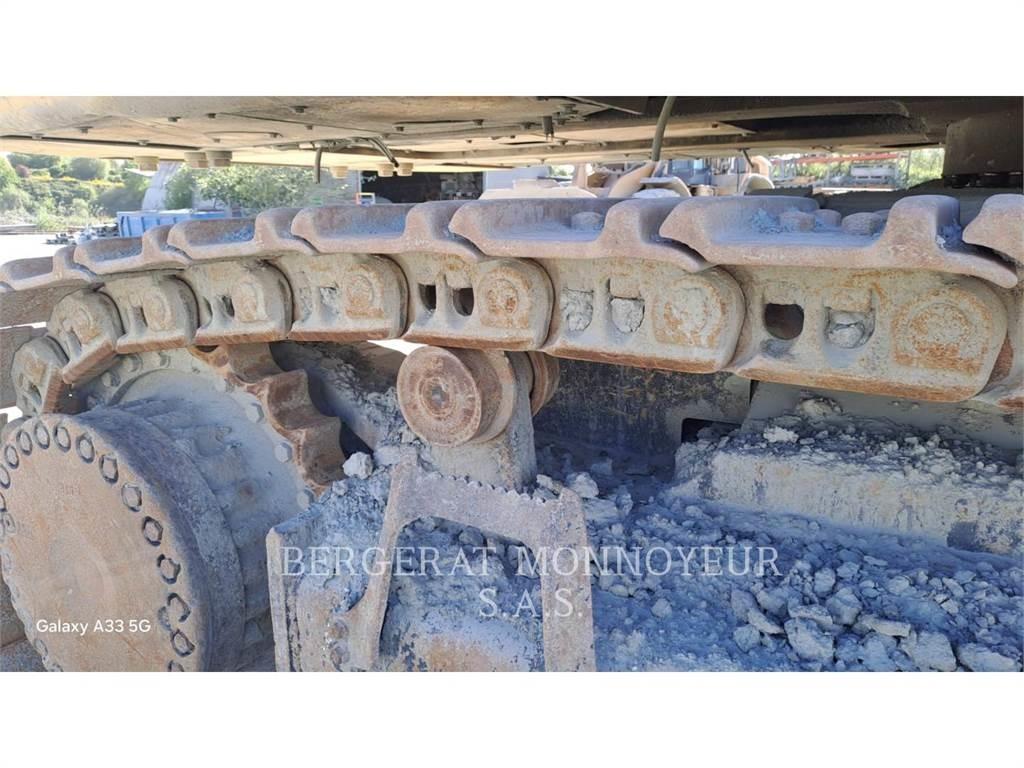 Komatsu PC700LC - 11 Roomikekskavaatorid