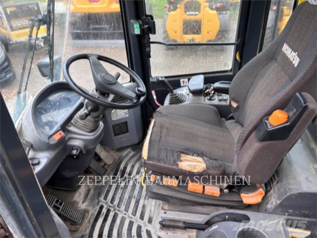 Komatsu WA250 Rataslaadurid