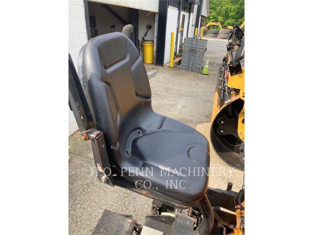 LeeBoy 8515 Asfaldilaoturid