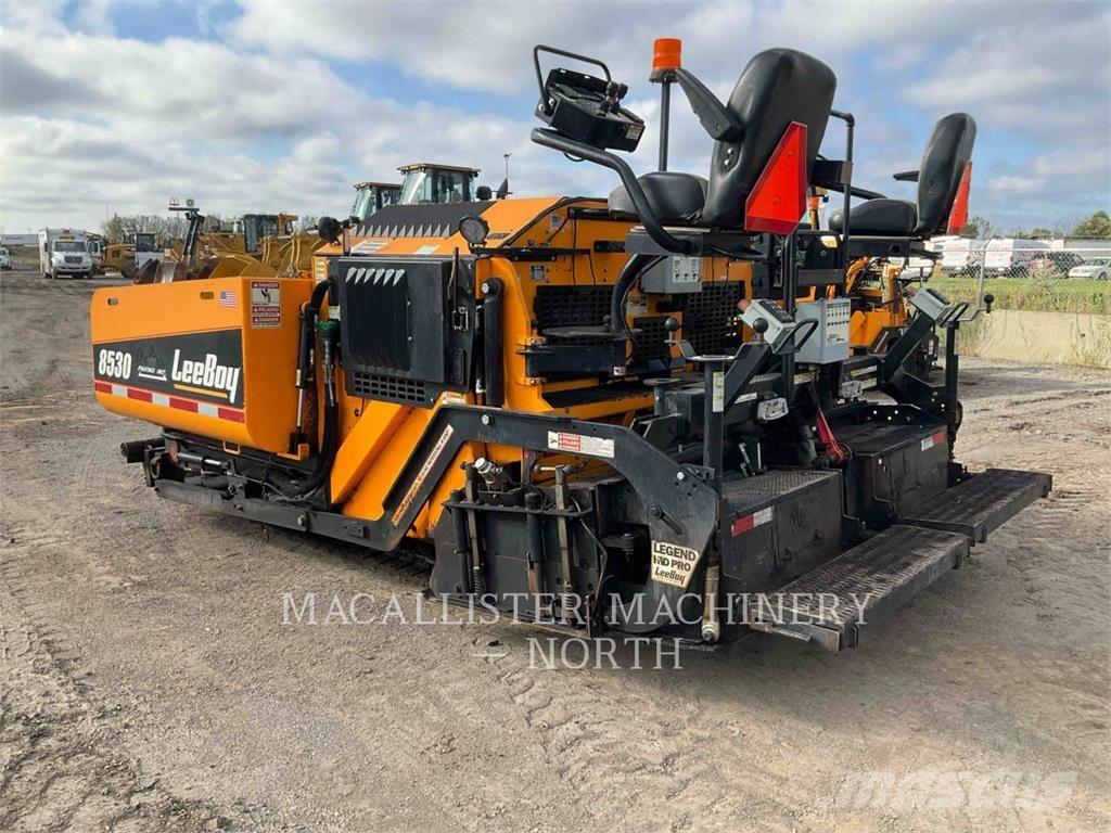 LeeBoy 8530 Asfaldilaoturid
