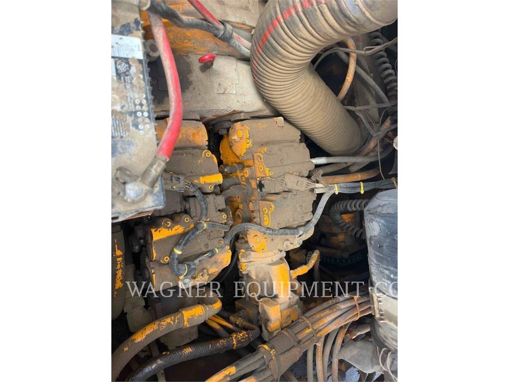 LeeBoy L8816 T Asfaldilaoturid