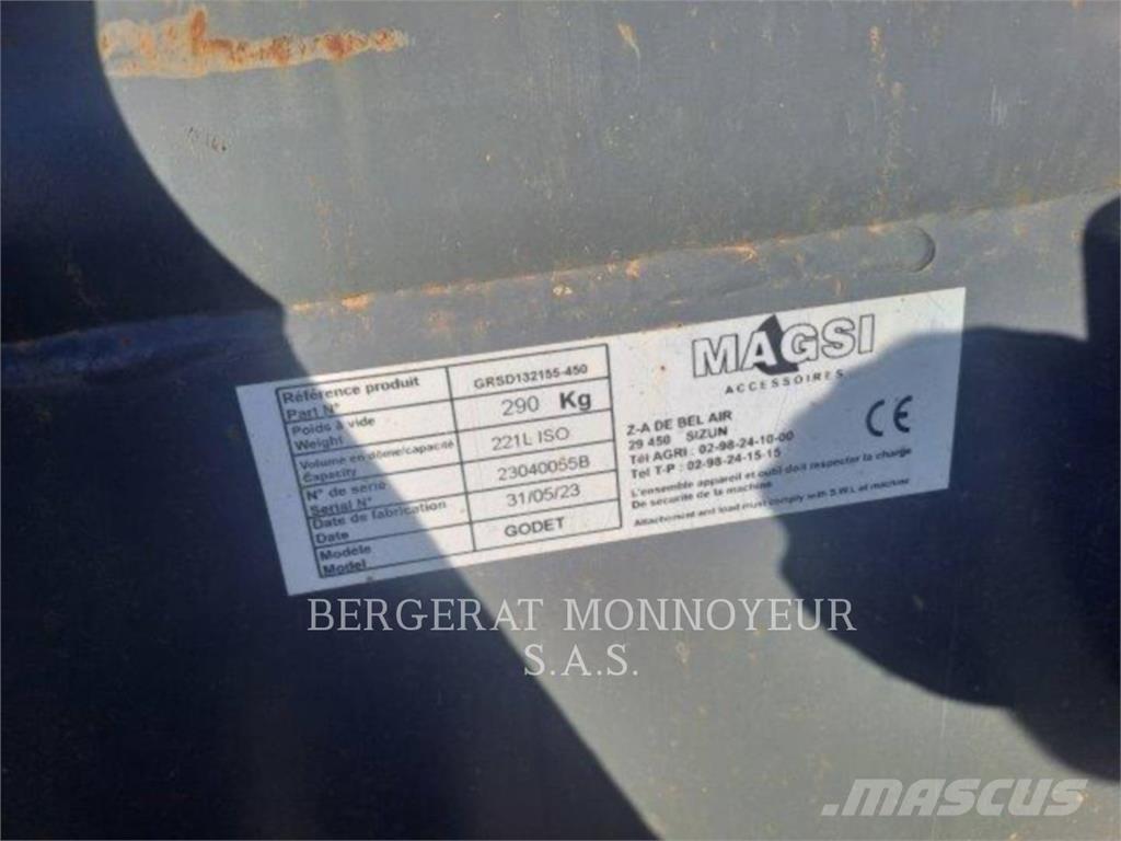 Liebherr A913 Ratasekskavaatorid