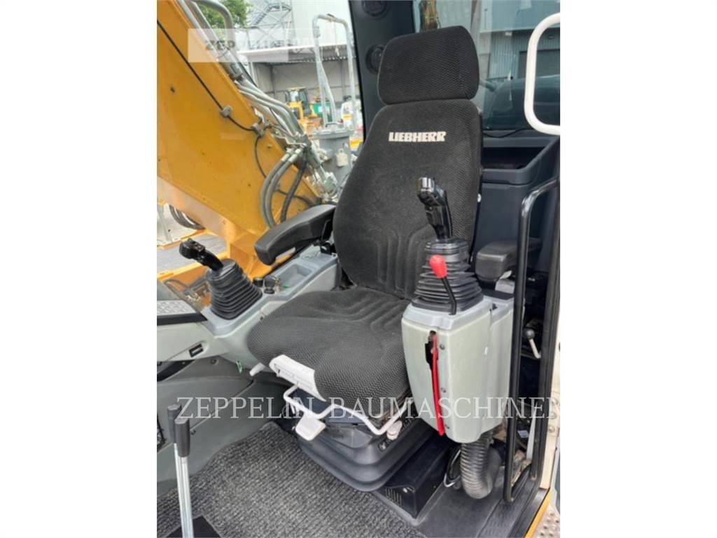 Liebherr R926 Roomikekskavaatorid