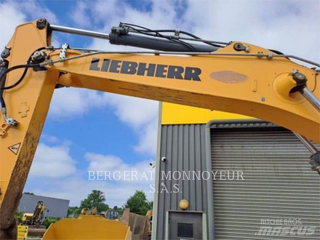 Liebherr R946 Roomikekskavaatorid