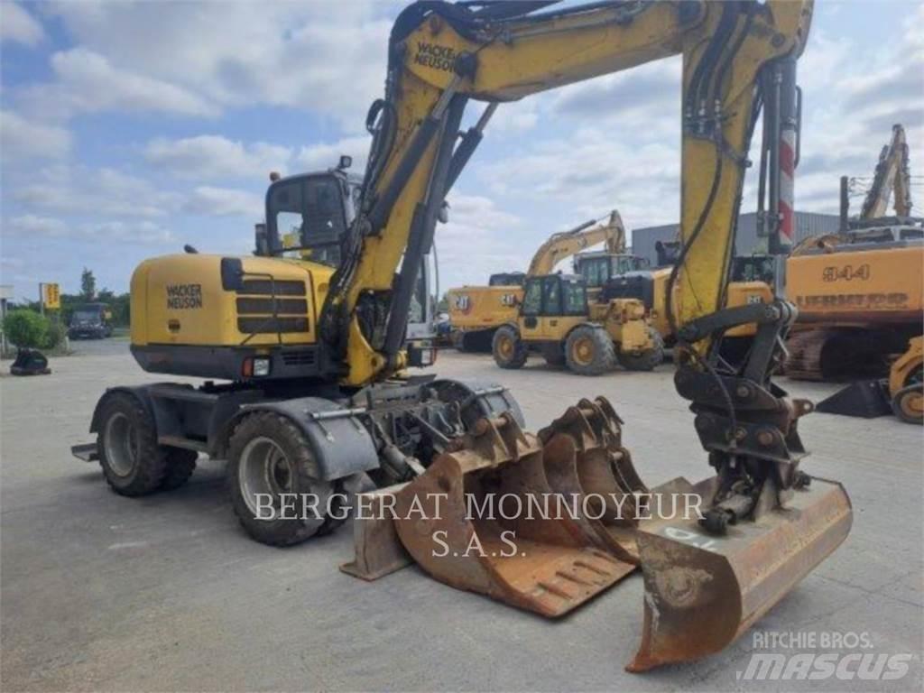 Neuson EW100 Ratasekskavaatorid