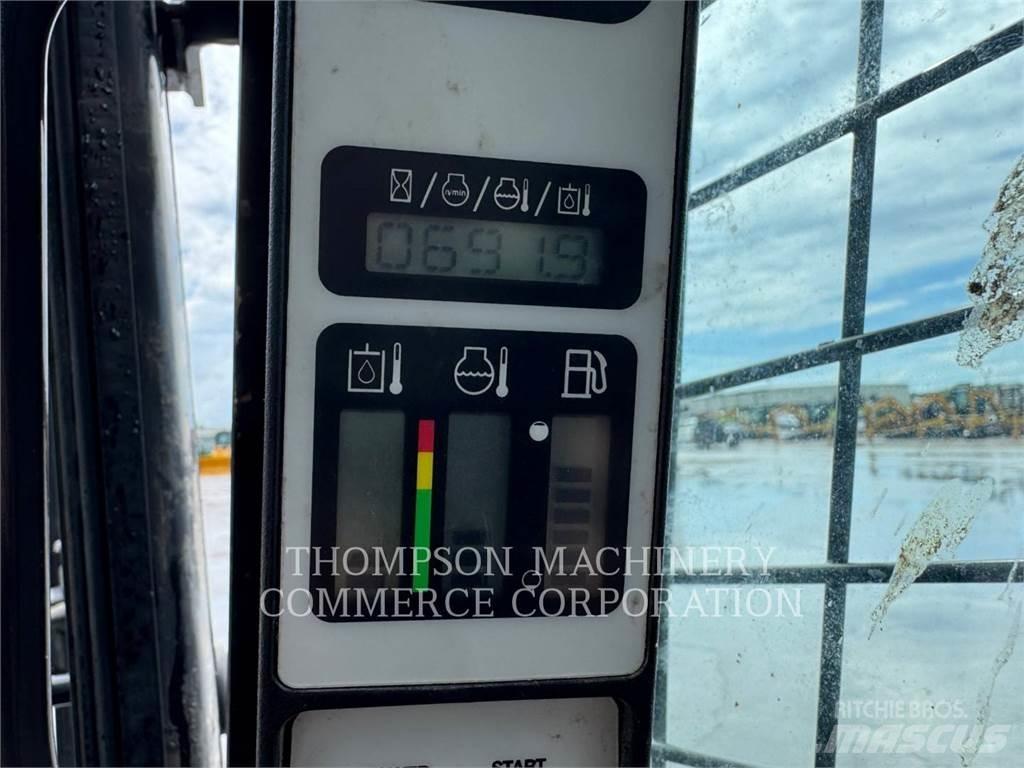 New Holland C237 Roomiklaadurid