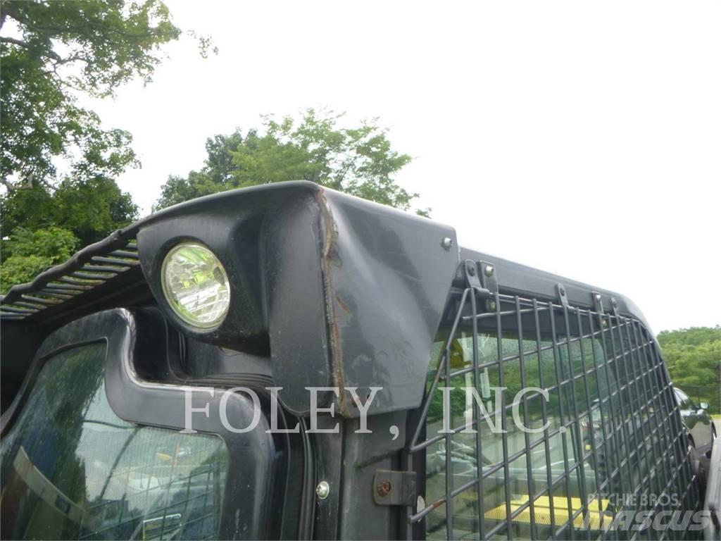 New Holland L228 Kompaktlaadurid