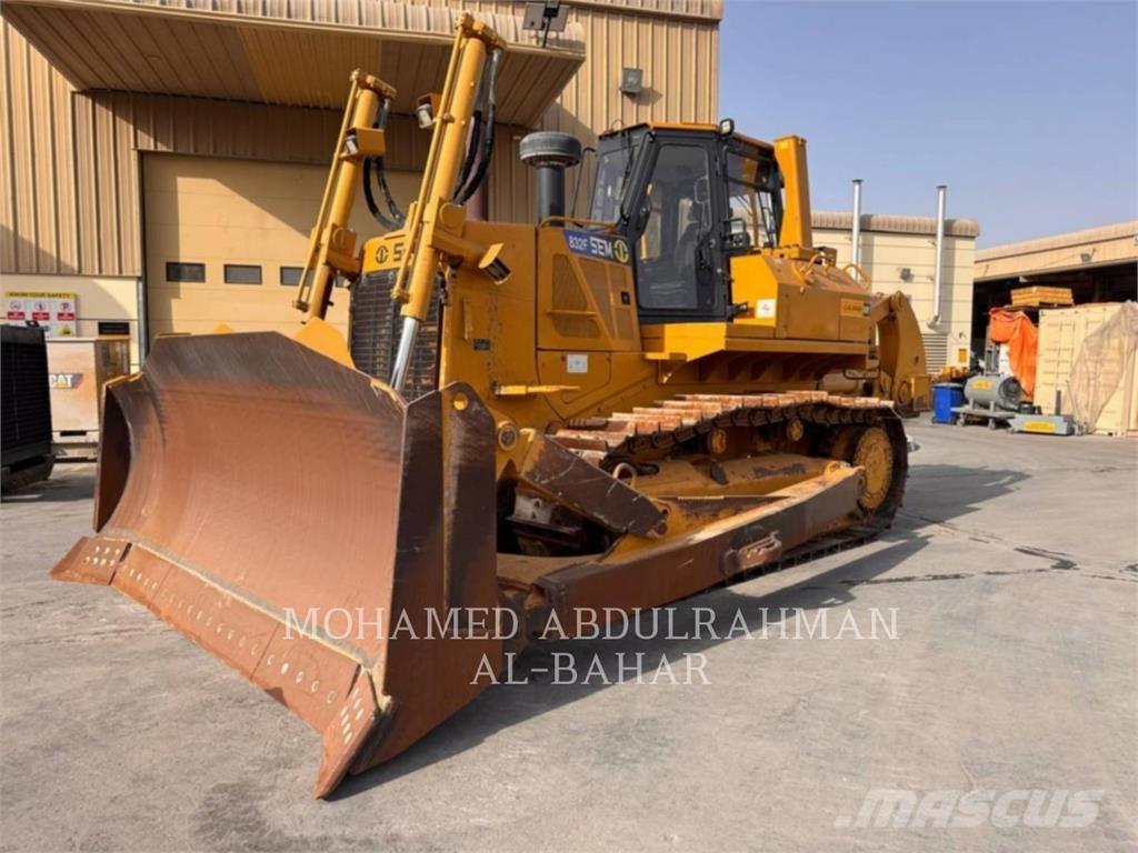 SEM MACHINERY SEM 832F Buldooserid