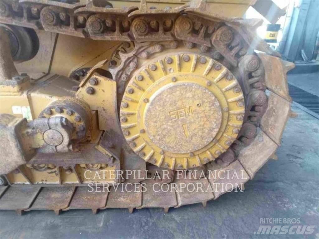 SEM MACHINERY SEM816D Buldooserid