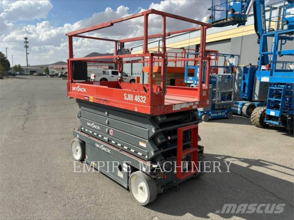 Skyjack 4632 Iseliikuvad poomtõstukid