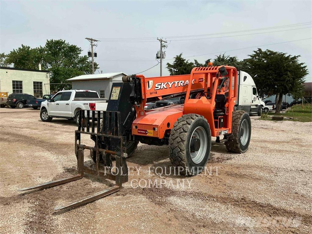 SkyTrak 6042 Teleskooplaadurid