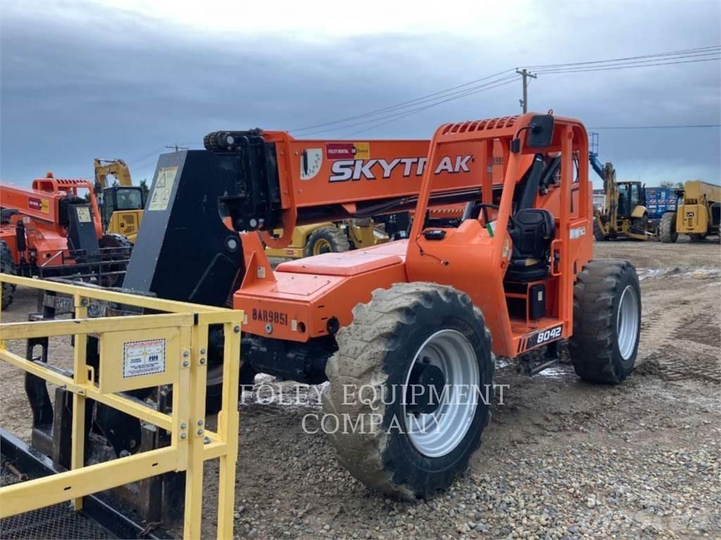 SkyTrak 8042O Teleskooplaadurid