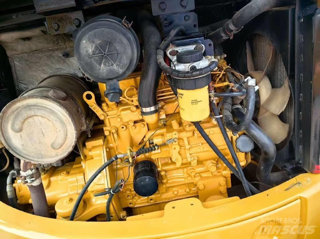 CAT 304 Miniekskavaatorid < 7 t